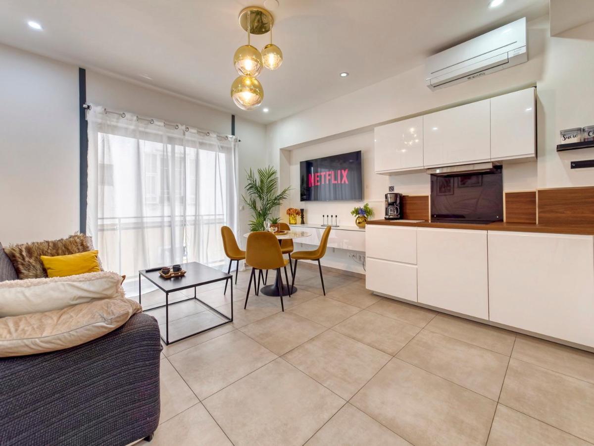 City Vibes, Indoor Parking, Breakfast & Air Conditioning Nice Exterior foto